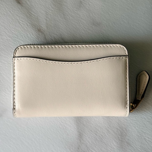 Coach Retail Compact Zippy Cardholder Wallet Chalk Color - Picture 2 of 7